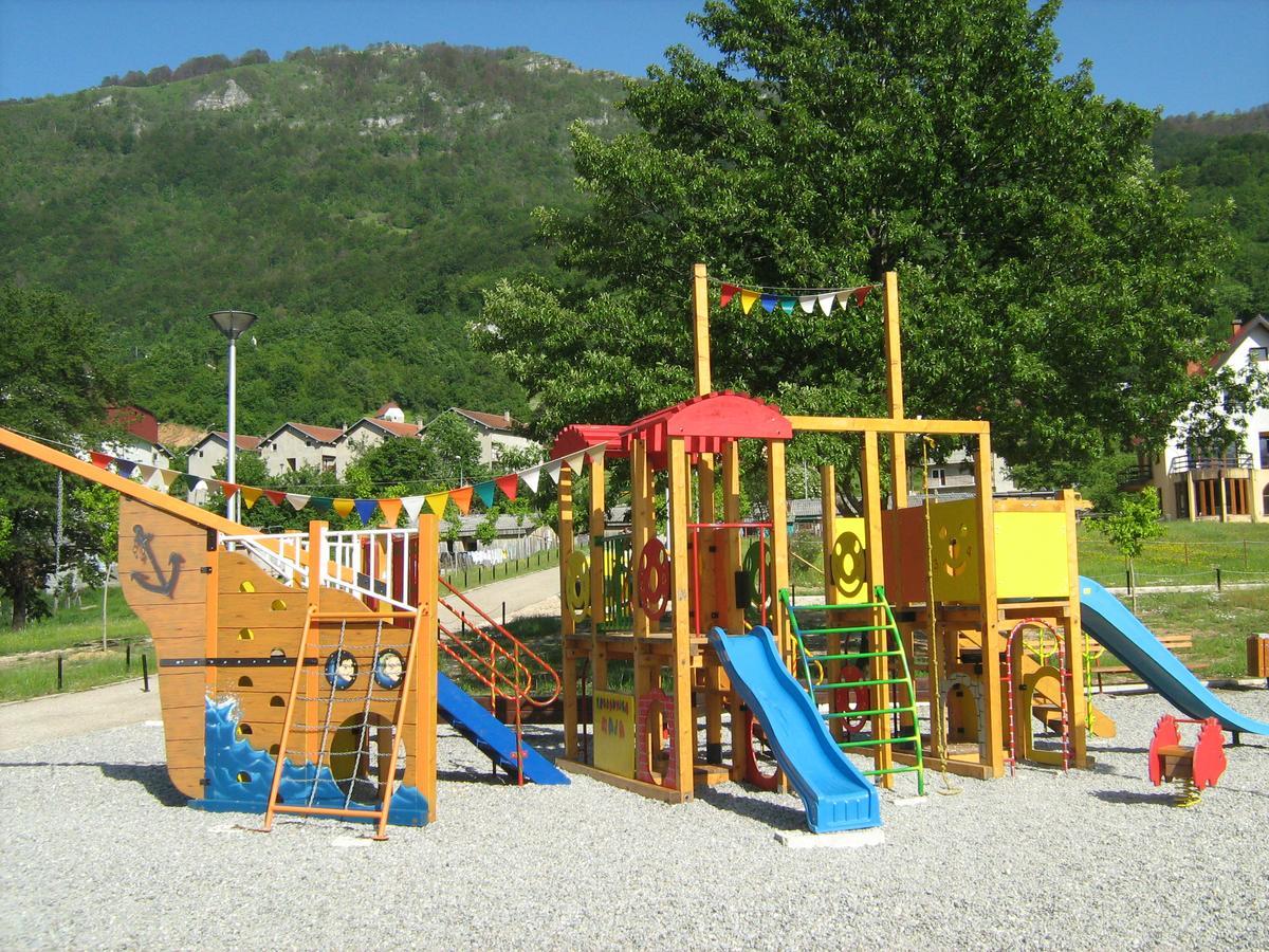 Apartment Vera Плужине Екстериор снимка